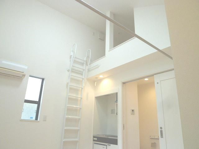 �y���ԁE���r���O�z�@