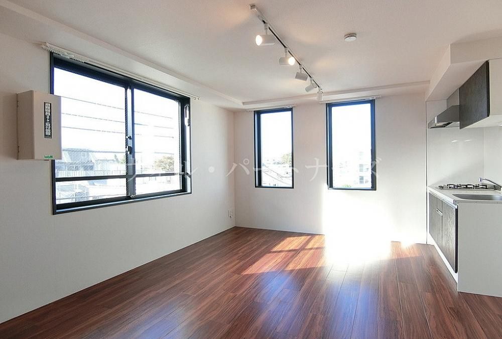 �y�����E���r���O�z�@���Ԏ�蓯�d�l�A�ʏZ�ˉ摜�ł�