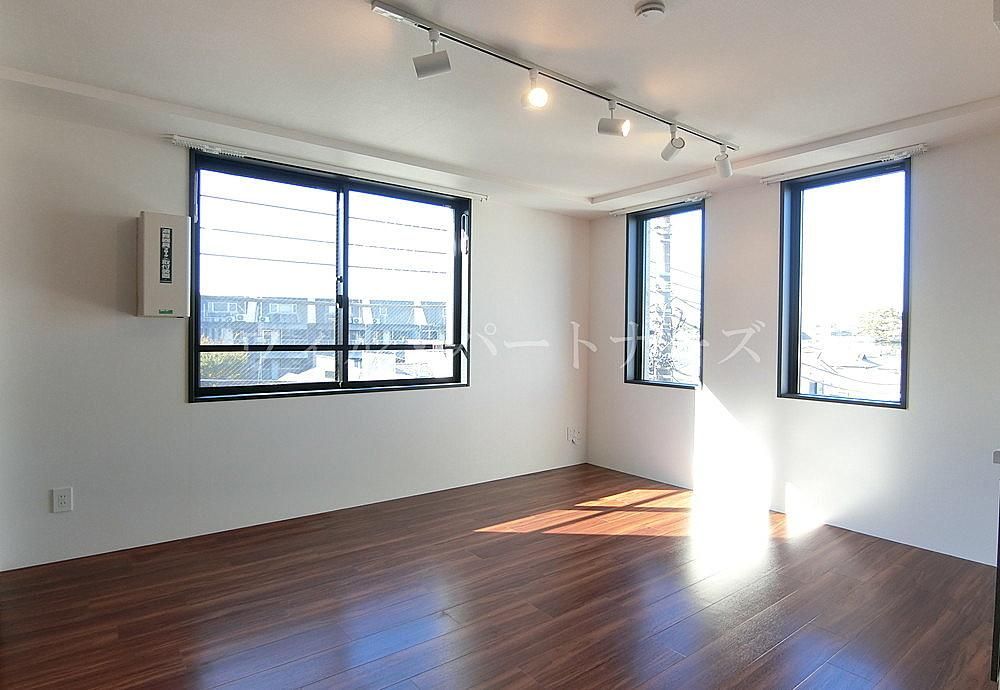 �y�����E���r���O�z�@���Ԏ�蓯�d�l�A�ʏZ�ˉ摜�ł�