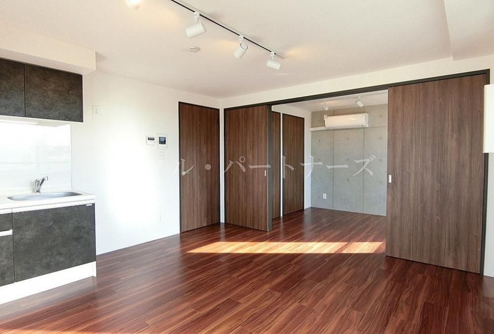 �y�����E���r���O�z�@���Ԏ�蓯�d�l�A�ʏZ�ˉ摜�ł�