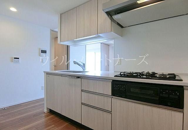 �y�L�b�`���z�@3���R�����ɃO�����t���V�X�e���L�b�`��