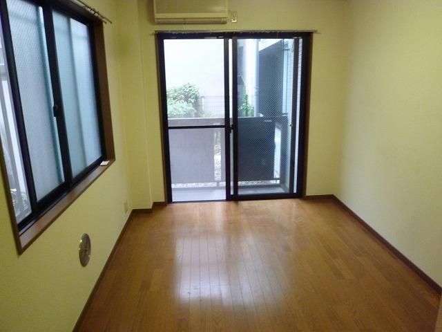 �y���ԁE���r���O�z�@