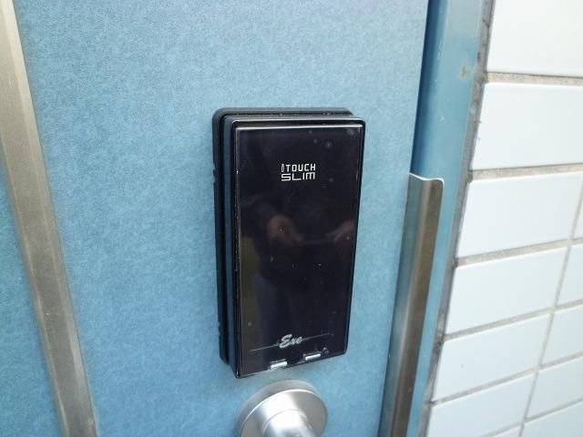 �y�Z�L�����e�B�z�@���փJ�[�h�L�[