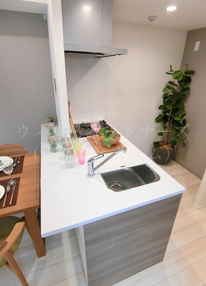 �y�L�b�`���z�@���Ԏ��ʏZ�ˁA���f�����[���摜�ł�