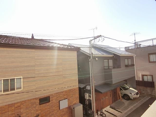 �y���]�z�@