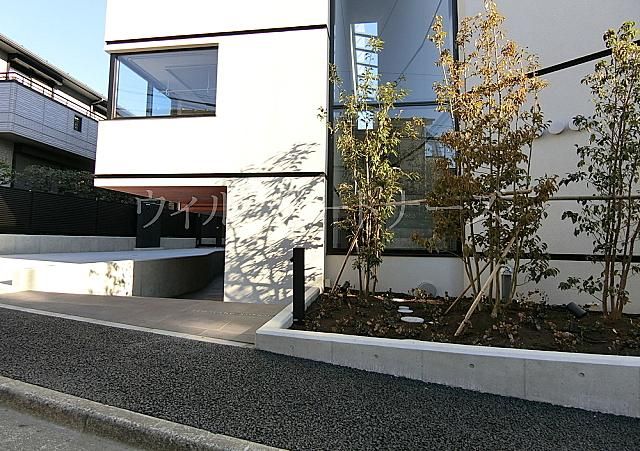 �y���̑����L�����z�@�G���g�����X