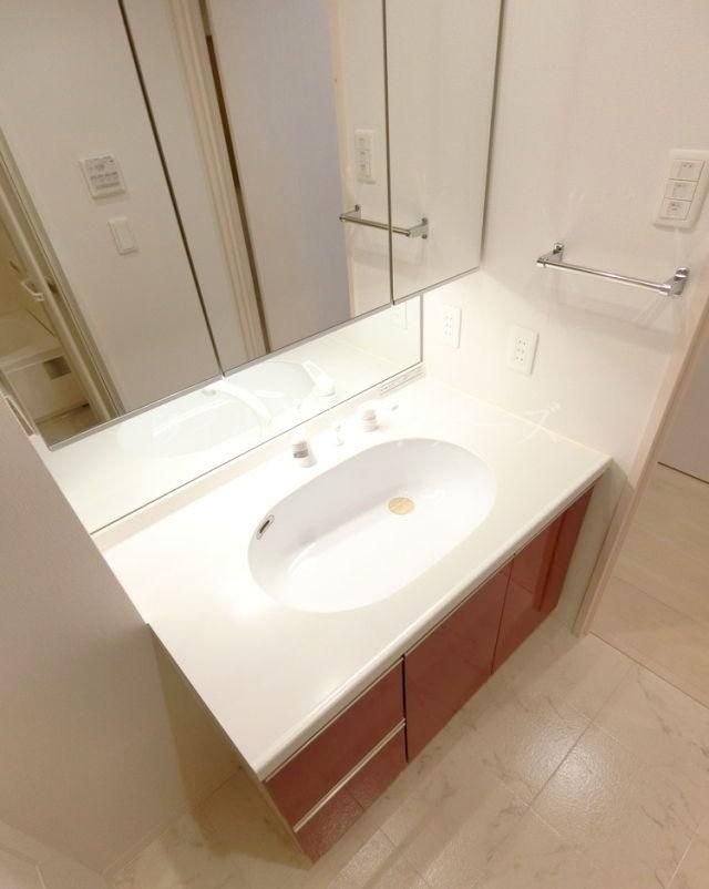 �y���ʏ��z�@���Ԏ��A���E���]�^�C�v�A�ʏZ�˂̉摜�ł�