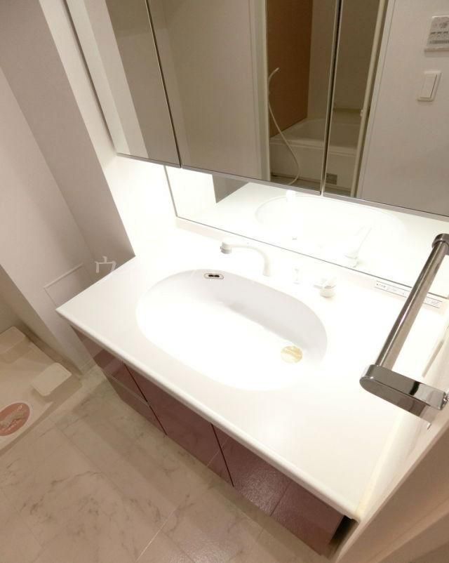 �y���ʏ��z�@���Ԏ��A���E���]�^�C�v�A�ʏZ�˂̉摜�ł�