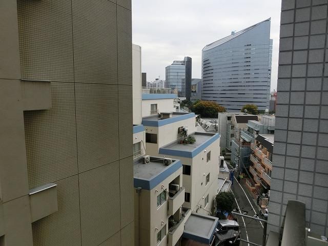 y]z@